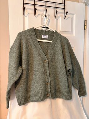 Old Navy Moss Green Button-Front Women's V-Neck Cardigan
